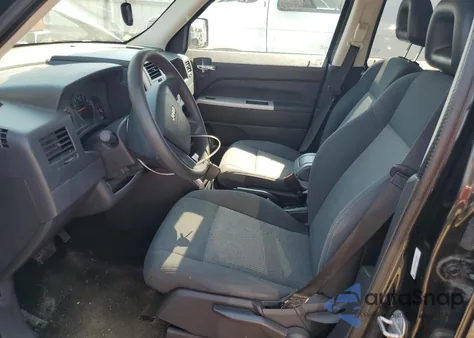 2008 Jeep Patriot Sport z USA, uszkodzony, nr VIN 1J8FF28WX8D744053